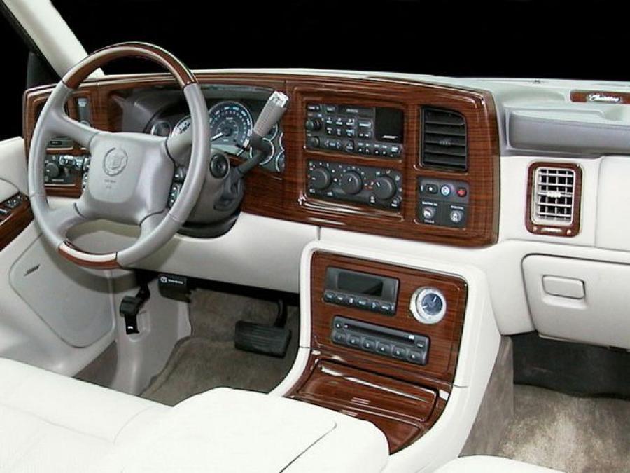  Cadillac Escalade Twin Turbo Concept 2001 года  (фото 3 из 3)